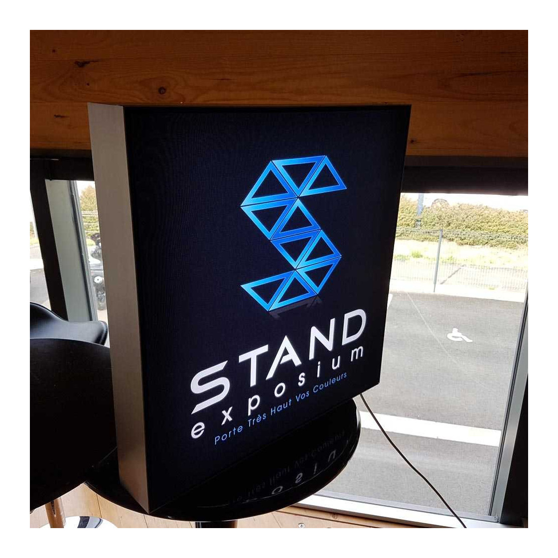 Caisson lumineux mural