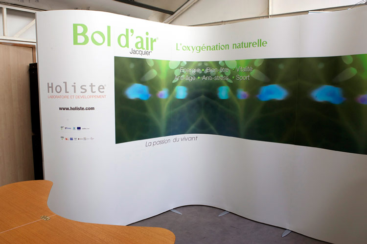stand modulaire ISOFRAME détail du stand holiste sur structure ISOFRAME